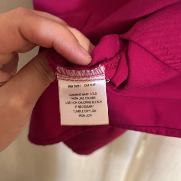 Grey’s Anatomy L V-Neck Short Sleeve Scrub Top in Cosmo Pink - Picture 8 of 12